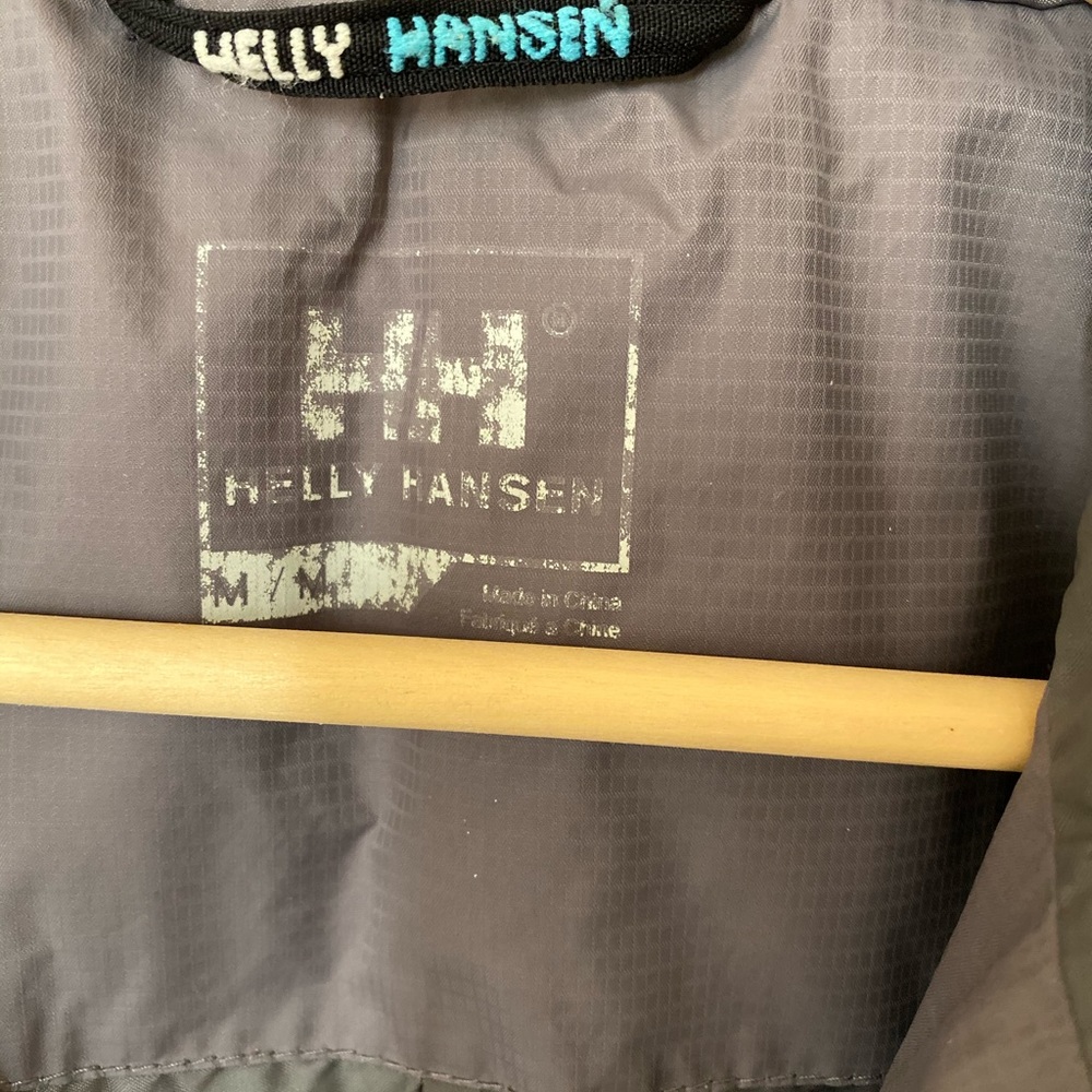 Helly Hansen women’s rain/wind coat - Picture 4 of 6
